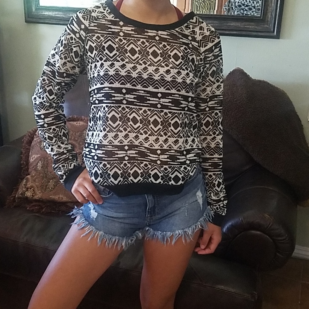 Aztec pattern mesh type sweater... EUC!